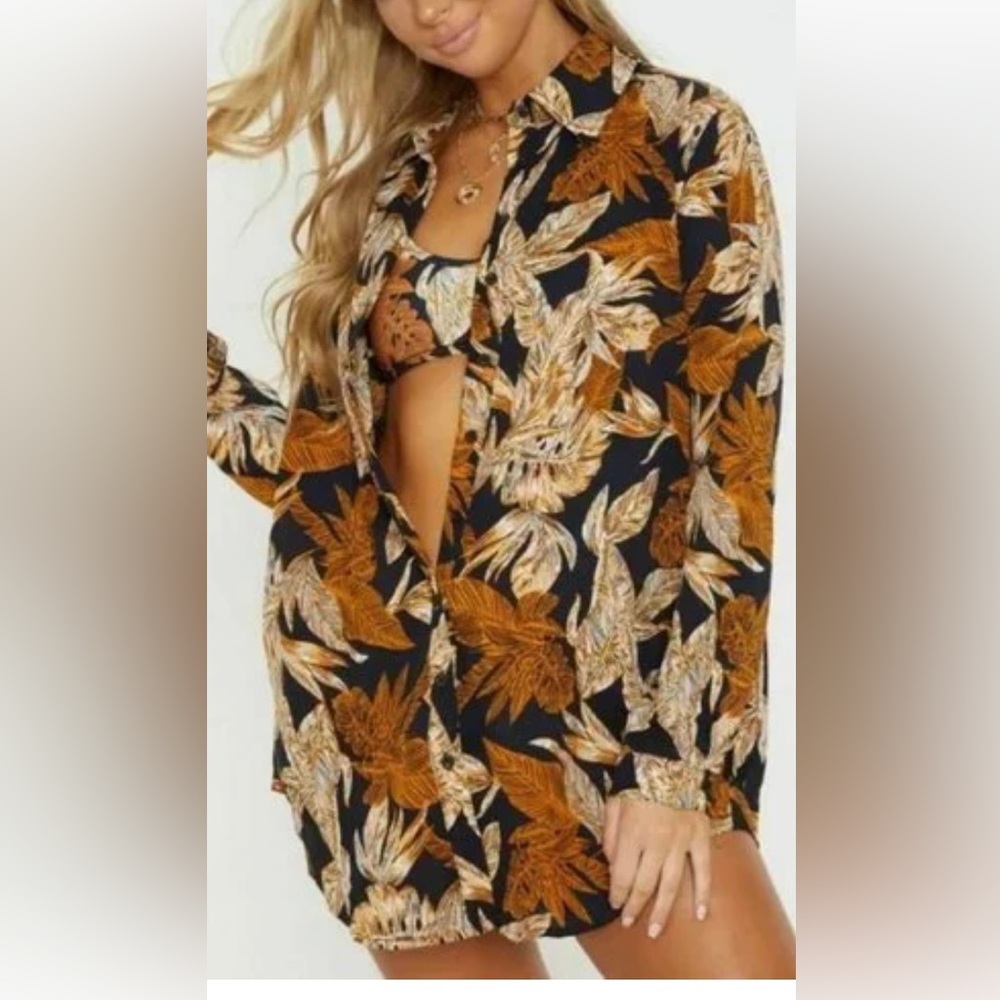 Pretty Little Thing Black Palm Leaf Print Beach Shirt Relaxed Fit Button down